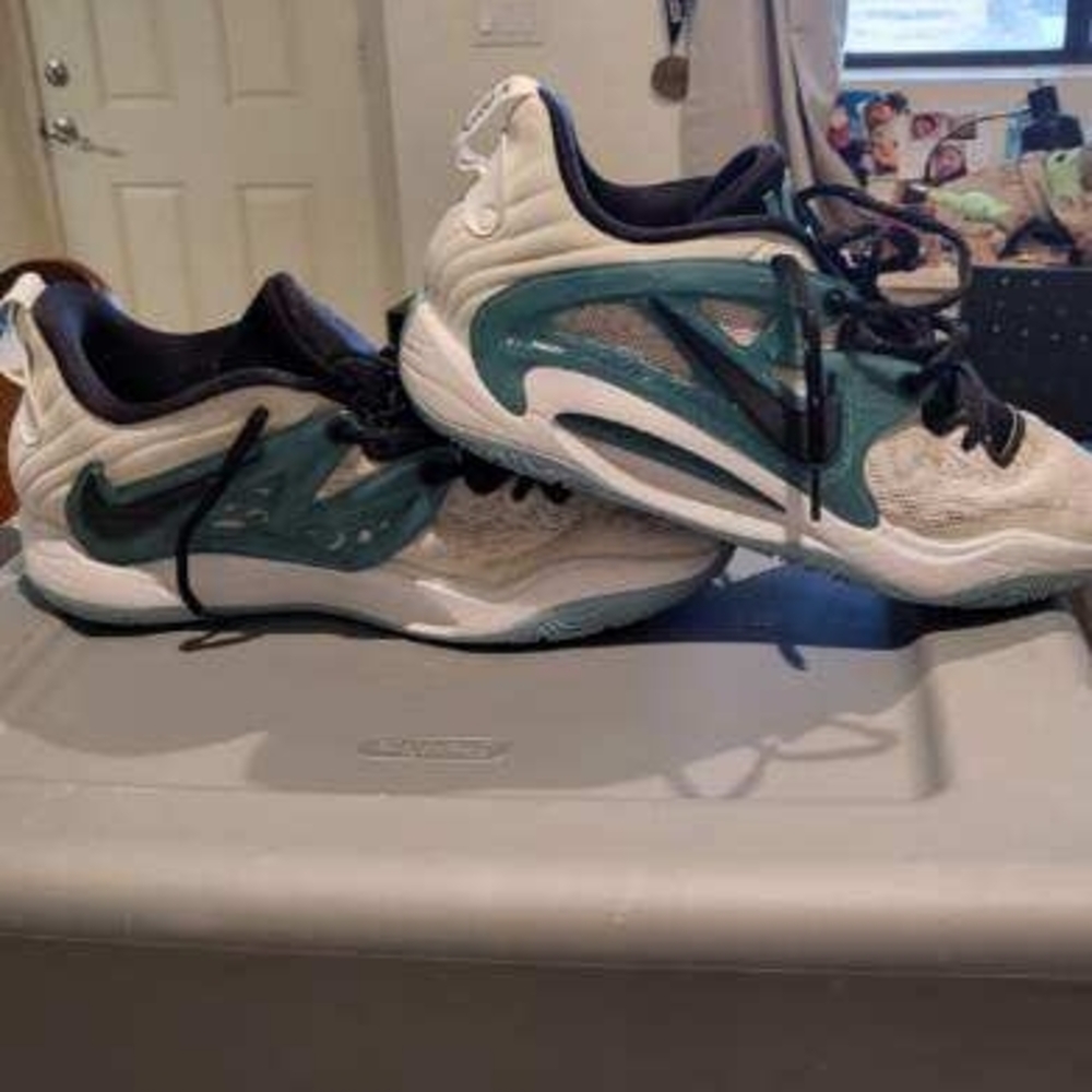 Nike White and Teal Athletic Shoes